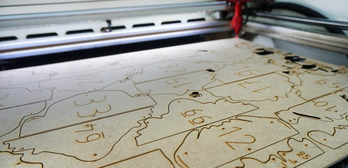 Laser cutting process of wood  MDF 3mm thickness - making 3D model by the way of slices and glue